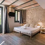 1 Ylang Apartment