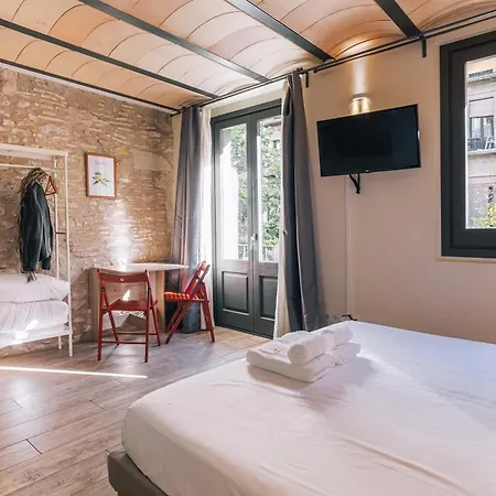 1 Ylang Girona